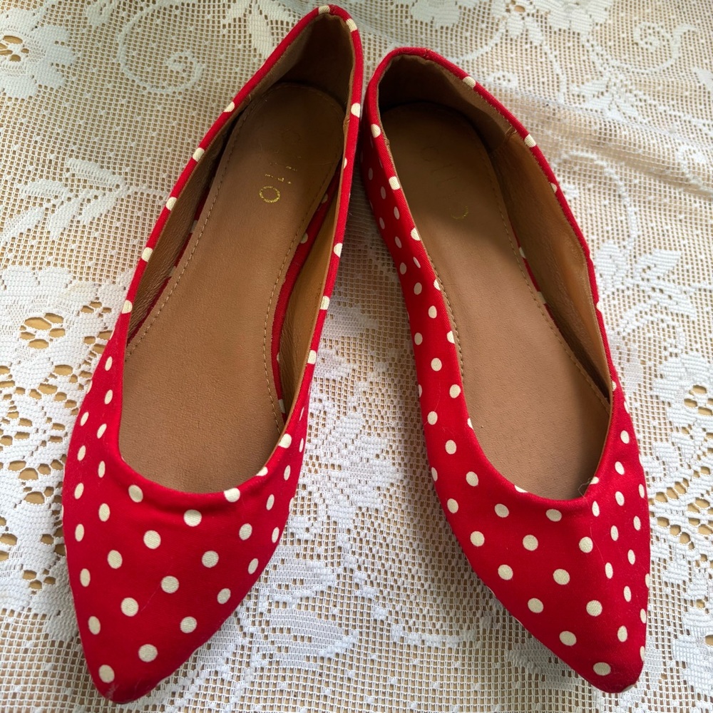 Ollio Red and White Polka Dot Ballet Flats. Size 7.5